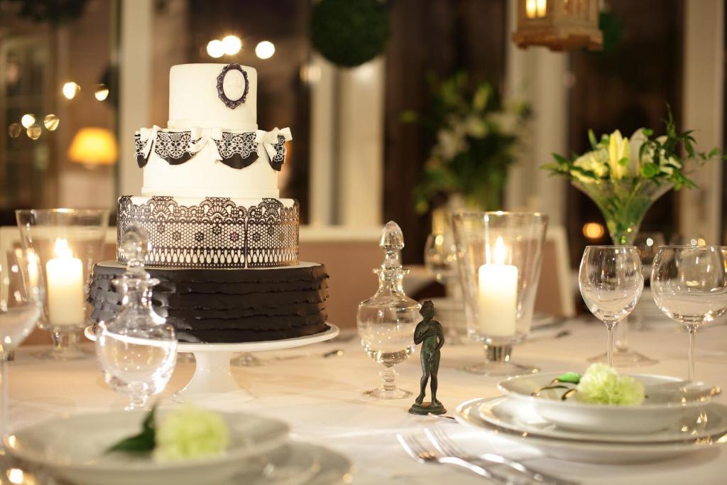 Hotel Dwór Kościuszko Kraków Zewnętrze zdjęcie A wedding cake