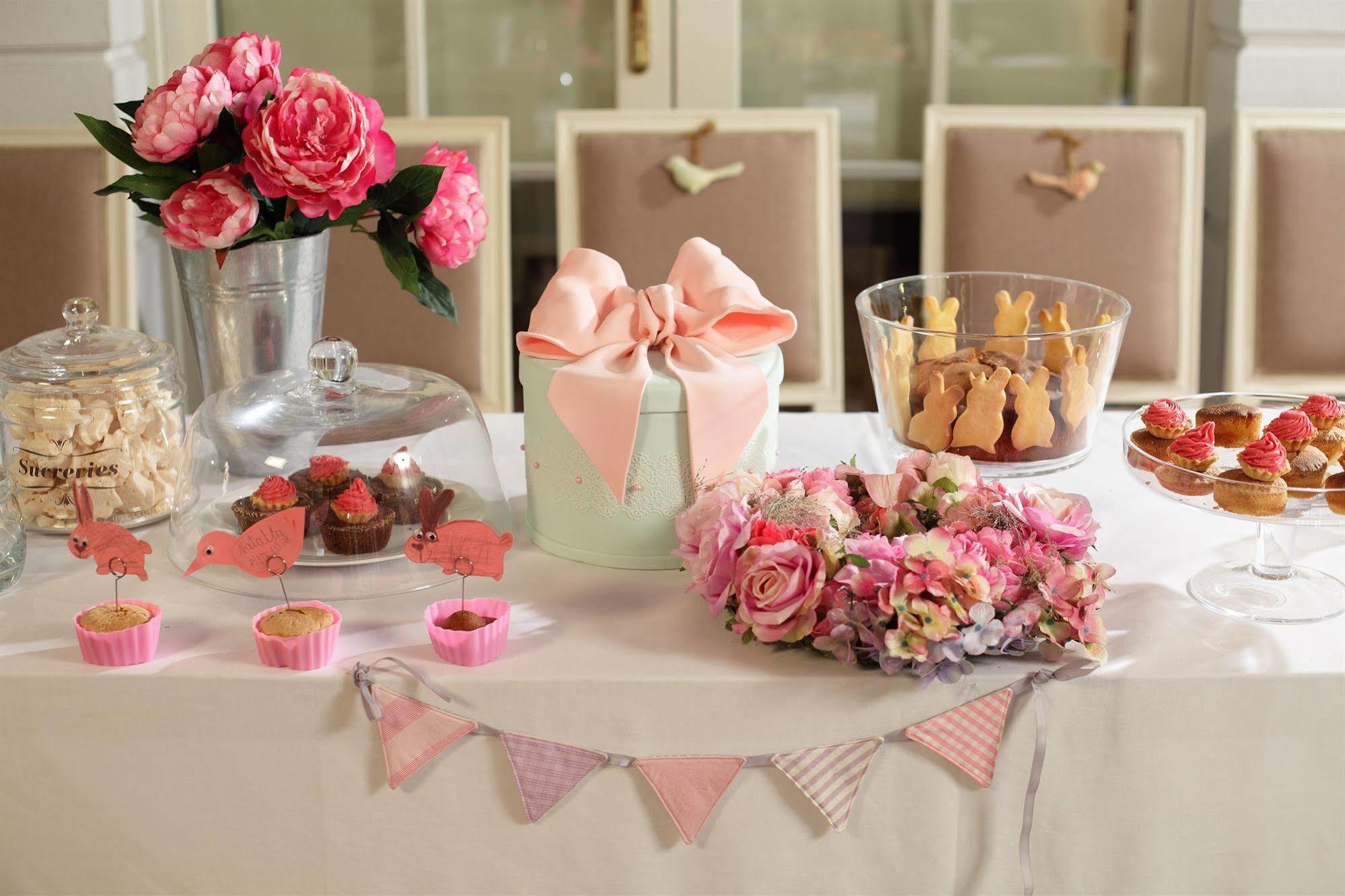 Hotel Dwór Kościuszko Kraków Zewnętrze zdjęcie A dessert table at a wedding