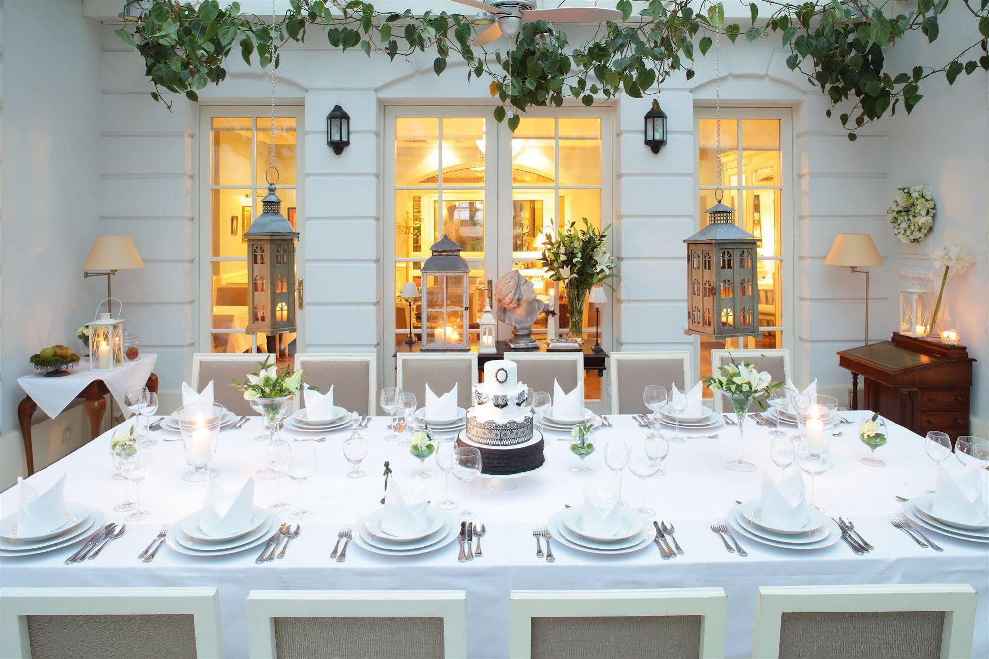 Hotel Dwór Kościuszko Kraków Zewnętrze zdjęcie A table set for a dinner party