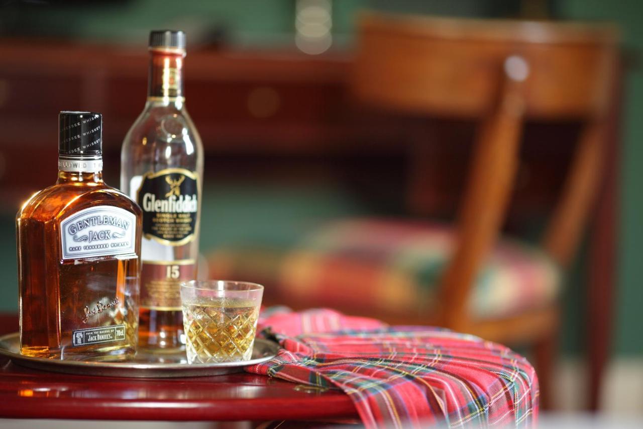 Hotel Dwór Kościuszko Kraków Zewnętrze zdjęcie A bottle of Glenfiddich